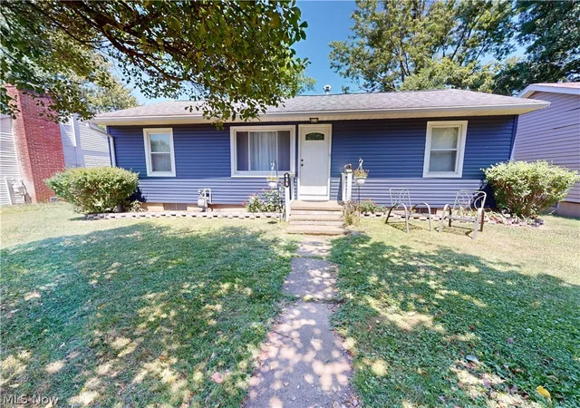 Photo 2 of Single family home for sale at 435 2nd Street Se, Brewster, OH 44613 | MLS# 5236407 | Listing updated on 2026-09-23