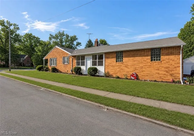 Photo 1 of Single family home for sale at 560 E Milton St, Alliance, OH 44601 | MLS# 5236239 | Listing updated on 2026-10-07