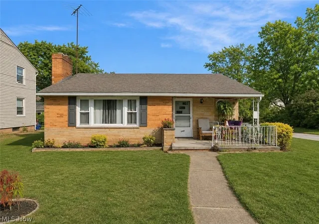 Photo 2 of Single family home for sale at 560 E Milton St, Alliance, OH 44601 | MLS# 5236239 | Listing updated on 2026-10-07