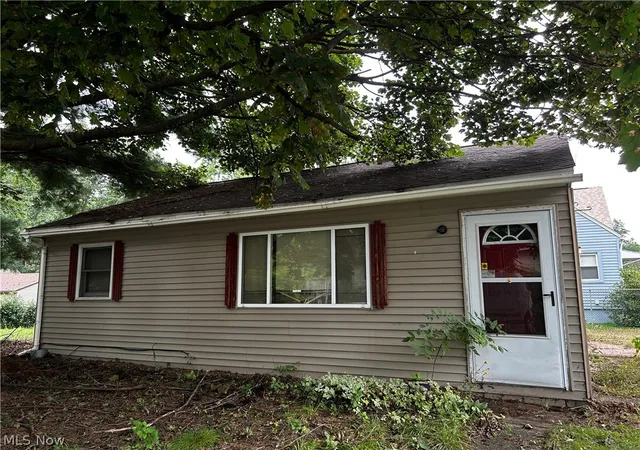 Photo 1 of Sale Pending at 1915 Flint Ave, Akron, OH 44305 | MLS# 5236449 | Listing updated on 2026-09-03