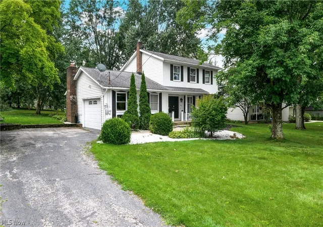 Photo 2 of Single family home for sale at 134 Hurd Rd, Aurora, OH 44202 | MLS# 5233650 | Listing updated on 2026-10-03