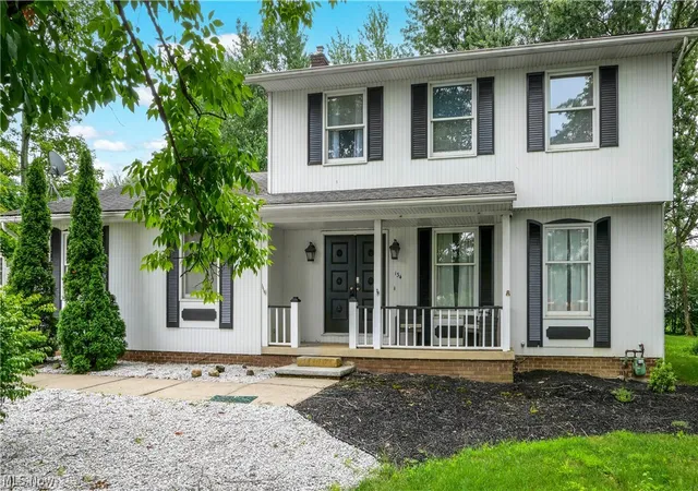 Photo 1 of Single family home for sale at 134 Hurd Rd, Aurora, OH 44202 | MLS# 5233650 | Listing updated on 2026-10-03