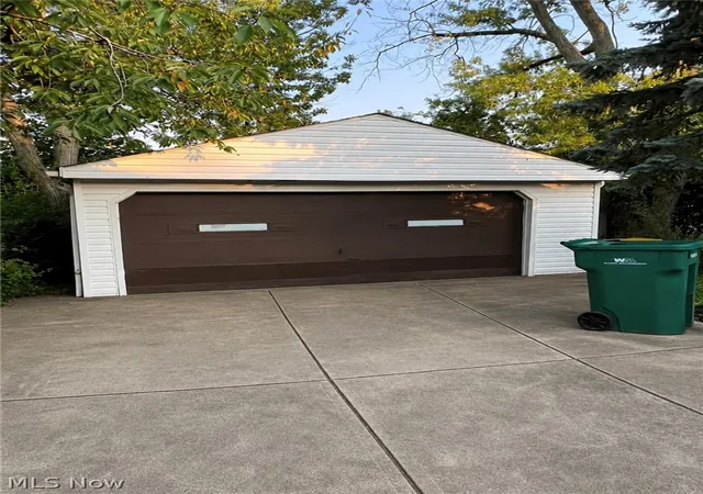 Photo 3 of Single family home for sale at 5733 Longwood Ave, Maple Heights, OH 44137 | MLS# 5216672 | Listing updated on 2026-09-03