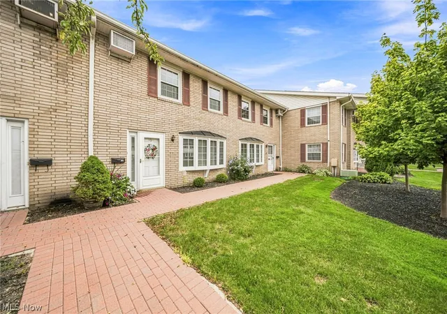 Photo 1 of Condo for sale at 9 Meadowlawn Dr #6, Mentor, OH 44060 | MLS# 5236543 | Listing updated on 2026-09-14