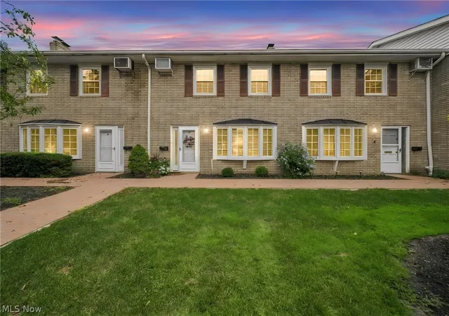 Photo 2 of Condo for sale at 9 Meadowlawn Dr #6, Mentor, OH 44060 | MLS# 5236543 | Listing updated on 2026-09-14