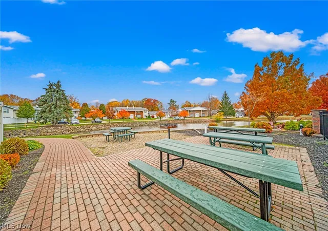 Listing Photo 2 - Condo for sale in building located at 9 Meadowlawn Dr, Mentor, OH 44060 - Unit #6