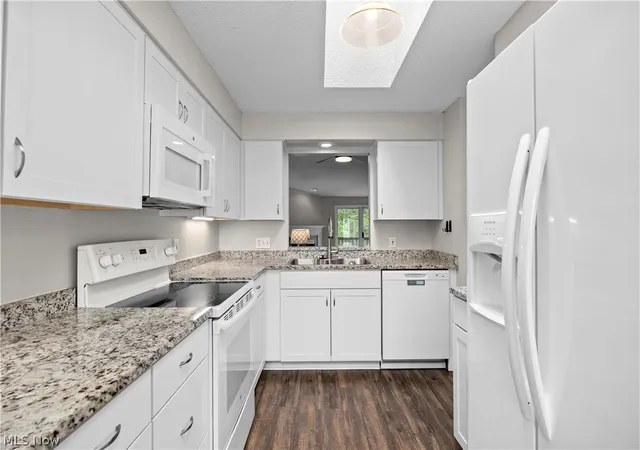 Listing Photo 5 - Condo for sale in building located at 4648 Oak Pt Rd, Lorain, OH 44053