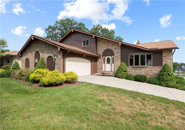 Photo 2 of Single family home for sale at 6308 Night Vista Dr, Cleveland, OH 44129 | MLS# 5236558 | Listing updated on 2026-09-09