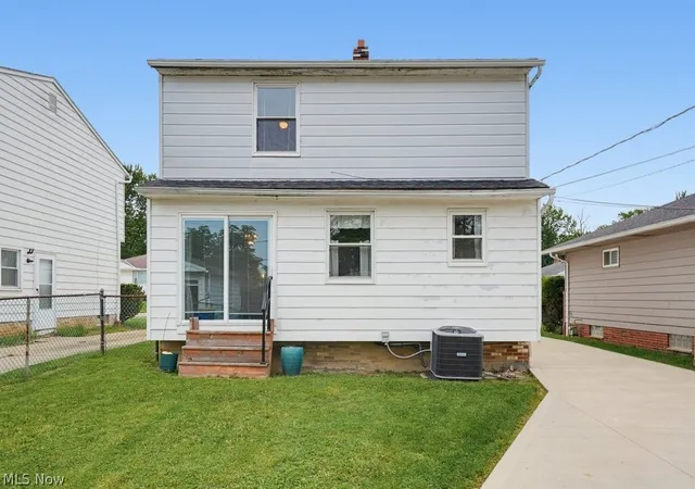 Photo 3 of Single family home for sale at 5054 Joseph St, Maple Heights, OH 44137 | MLS# 5233234 | Listing updated on 2026-09-28