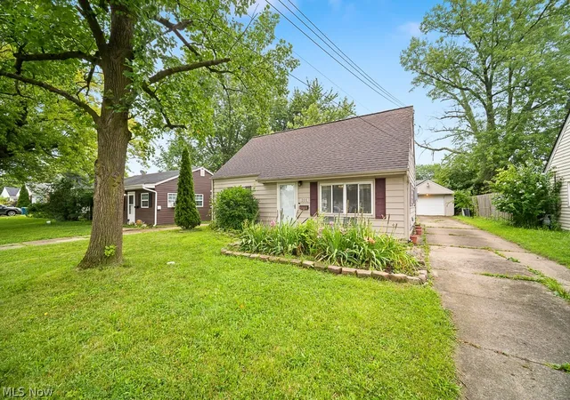 Photo 2 of Sale Pending at 633 Vermont Dr, Lorain, OH 44052 | MLS# 5234128 | Listing updated on 2026-09-29