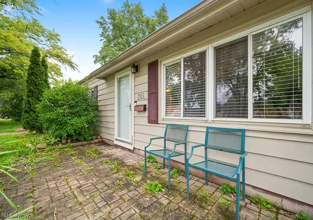 Photo 4 of Sale Pending at 633 Vermont Dr, Lorain, OH 44052 | MLS# 5234128 | Listing updated on 2026-09-29