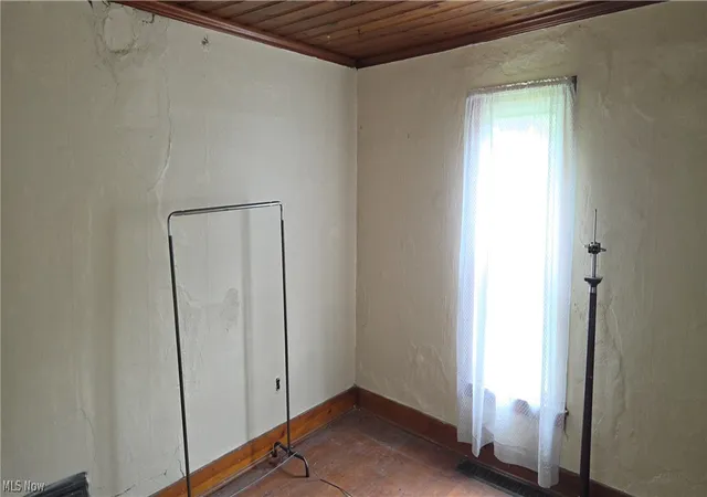 Photo 8 of Single family home for sale at 6448 Lindentree Rd NE, Mineral City, OH 44656 | MLS# 5236041 | Listing updated on 2026-09-28