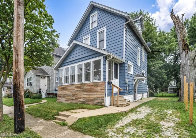 Photo 3 of Sale Pending at 1270 Kentucky Ave, Akron, OH 44314 | MLS# 5236721 | Listing updated on 2026-09-04