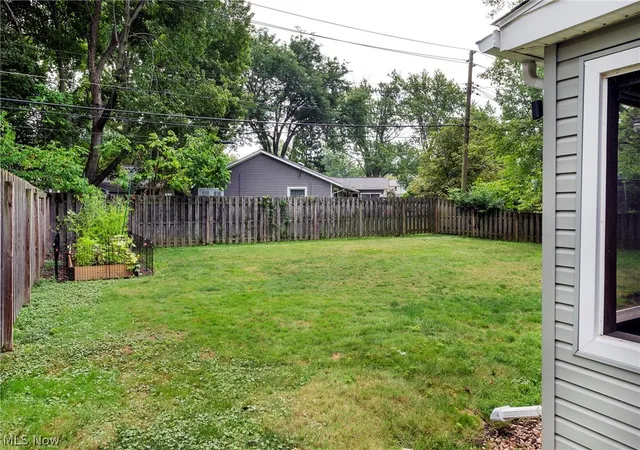 Photo 43 of Single family home for sale at 131 Edgewood Dr, Berea, OH 44017 | MLS# 5236523 | Listing updated on 2026-09-11