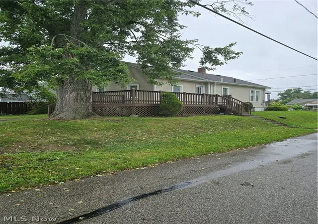 Photo 2 of Single family home for sale at 504 Jefferson Ave, Barberton, OH 44203 | MLS# 5236796 | Listing updated on 2026-09-11