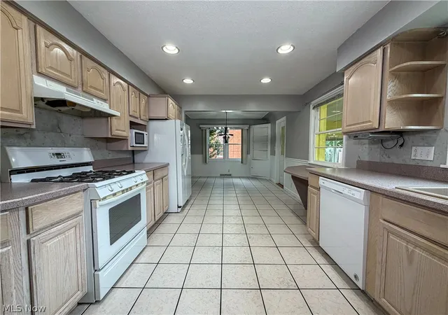 Photo 4 of Single family home for sale at 228 Wolcott Dr, Youngstown, OH 44512 | MLS# 5236387 | Listing updated on 2026-09-08