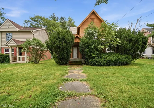 Photo 1 of Sale Pending at 934 Middle Ave, Elyria, OH 44035 | MLS# 5236376 | Listing updated on 2026-09-05