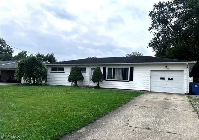 Photo 32 of Single family home for sale at 962 Adrian Cir, Girard, OH 44420 | MLS# 5236801 | Listing updated on 2026-09-11