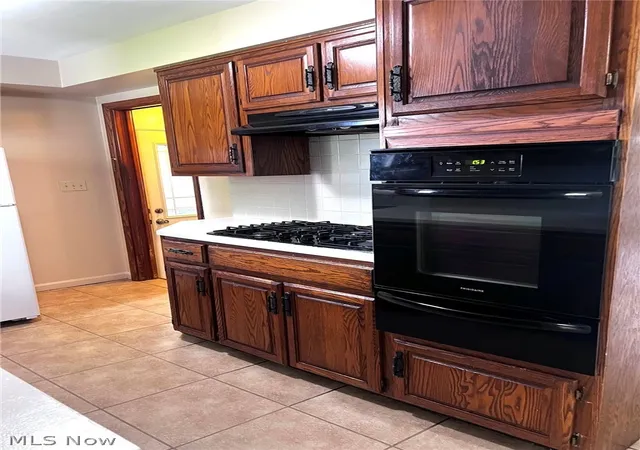 Photo 3 of Single family home for sale at 962 Adrian Cir, Girard, OH 44420 | MLS# 5236801 | Listing updated on 2026-09-11