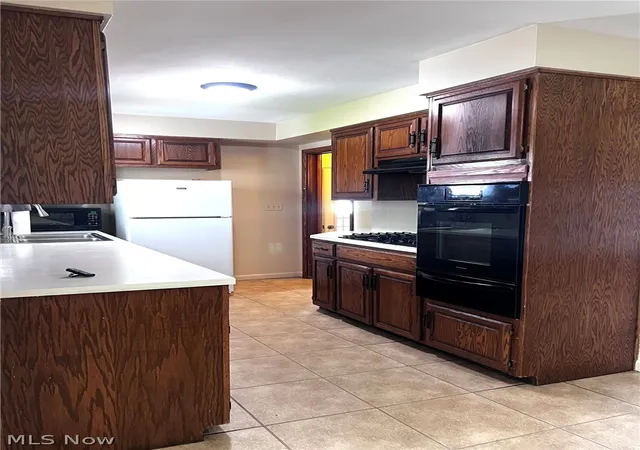 Photo 3 of Single family home for sale at 962 Adrian Cir, Girard, OH 44420 | MLS# 5236801 | Listing updated on 2026-09-11