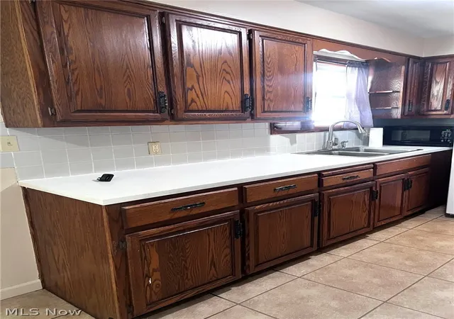 Photo 4 of Single family home for sale at 962 Adrian Cir, Girard, OH 44420 | MLS# 5236801 | Listing updated on 2026-09-11