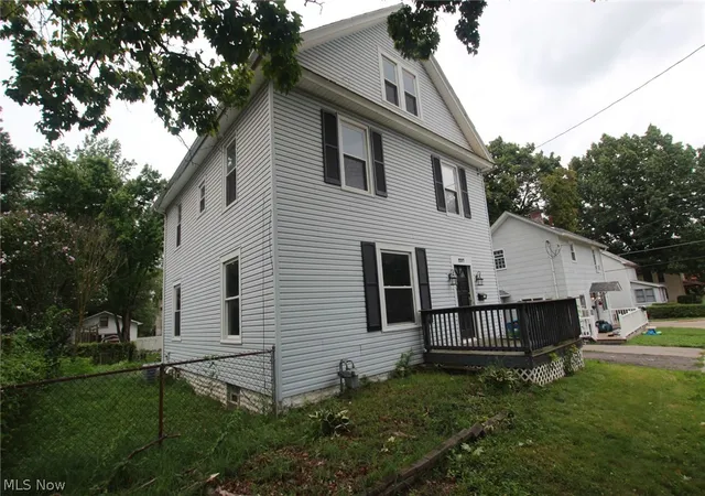 Photo 3 of Single family home for sale at 237 Woodland Ave, Salem, OH 44460 | MLS# 5236804 | Listing updated on 2026-09-11