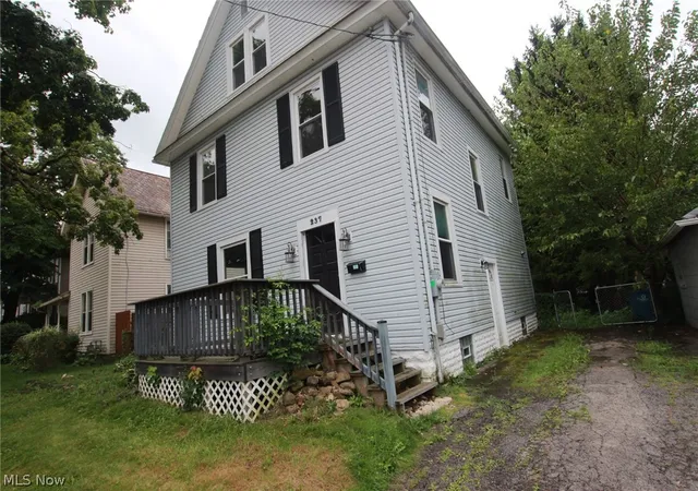 Photo 4 of Single family home for sale at 237 Woodland Ave, Salem, OH 44460 | MLS# 5236804 | Listing updated on 2026-09-11