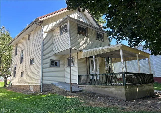 Photo 3 of Sale Pending at 402 N Grant St, Wooster, OH 44691 | MLS# 5235685 | Listing updated on 2026-09-11