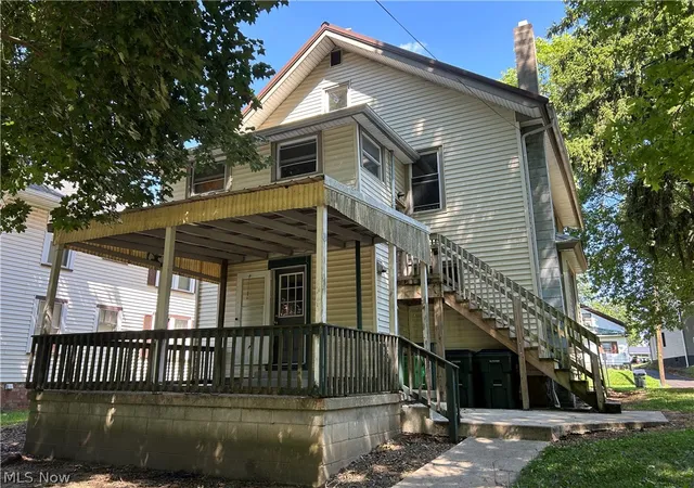 Photo 3 of Sale Pending at 402 N Grant St, Wooster, OH 44691 | MLS# 5235685 | Listing updated on 2026-09-11