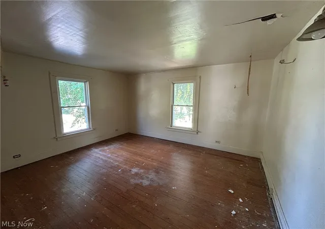 Photo 4 of Sale Pending at 402 N Grant St, Wooster, OH 44691 | MLS# 5235685 | Listing updated on 2026-09-11