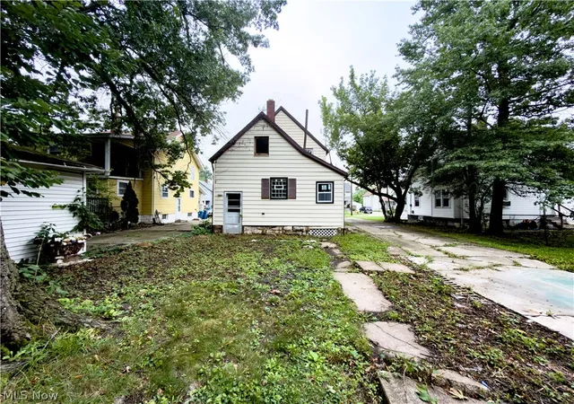 Photo 1 of Single family home for sale at 823 W 21st Street, Lorain, OH 44052 | MLS# 5236335 | Listing updated on 2026-10-02