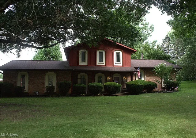 Photo 2 of Single family home for sale at 11650 Streamview Ave Nw, Uniontown, OH 44685 | MLS# 5236812 | Listing updated on 2026-09-13