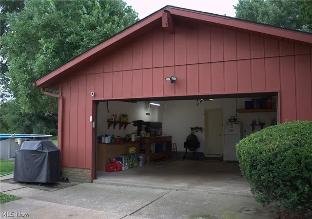 Photo 3 of Sale Pending at 11650 Streamview Ave NW, Uniontown, OH 44685 | MLS# 5236812 | Listing updated on 2026-09-28