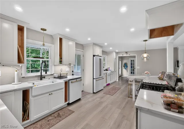 Photo 3 of Sale Pending at 38385 Aurora Rd, Solon, OH 44139 | MLS# 5235482 | Listing updated on 2026-09-08