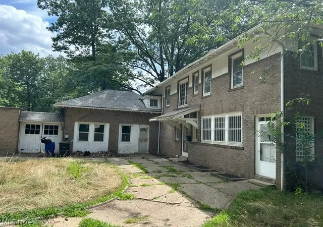 Photo 3 of Sale Pending at 1229 East Blvd, Cleveland, OH 44108 | MLS# 5236495 | Listing updated on 2026-09-15