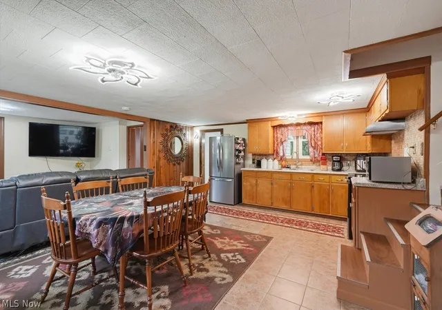 Photo 3 of Single family home for sale at 2072 Hilltop Dr, Carrollton, OH 44615 | MLS# 5236718 | Listing updated on 2026-09-26