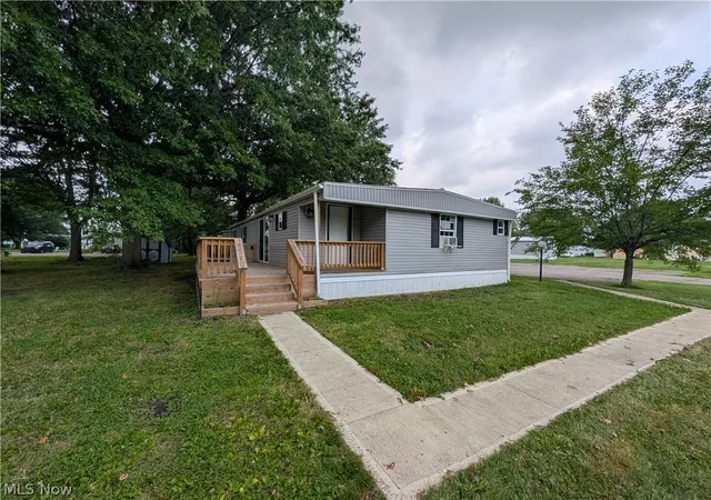 Photo 2 of Single family home for sale at 100 Chaucer #116, Elyria, OH 44035 | MLS# 5236257 | Listing updated on 2026-09-11