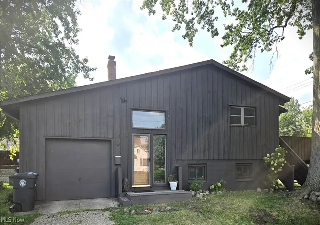 Photo 1 of Single family home for sale at 504 Larkin Ave, Akron, OH 44305 | MLS# 5234358 | Listing updated on 2026-09-07