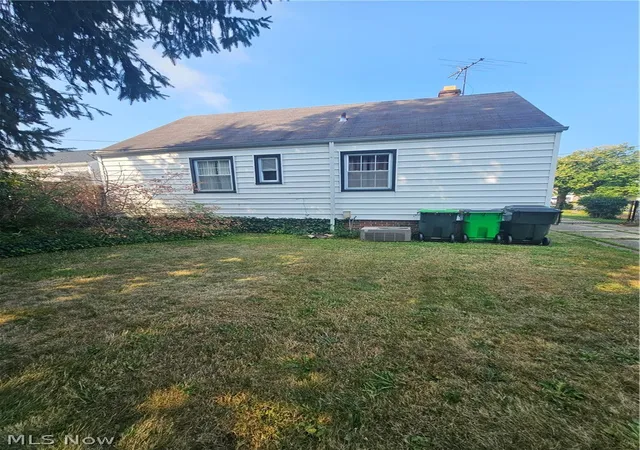 Photo 4 of Single family home for sale at 2177 Green Ridge Dr, Wickliffe, OH 44092 | MLS# 5236918 | Listing updated on 2026-09-04