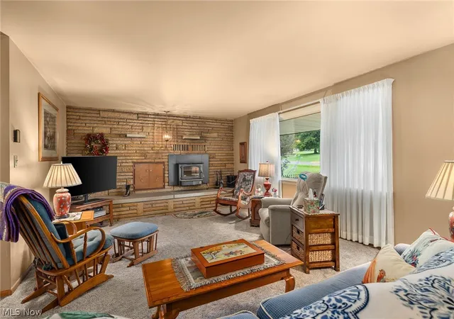 Photo 2 of Single family home for sale at 1807 Hanley Rd W, Mansfield, OH 44904 | MLS# 5236713 | Listing updated on 2026-09-29