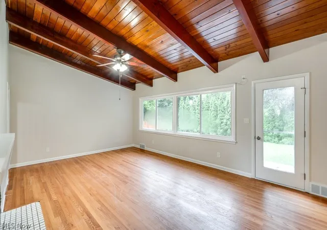 Photo 3 of Single family home for sale at 570 Mardon Ave, Akron, OH 44303 | MLS# 5231768 | Listing updated on 2026-09-30