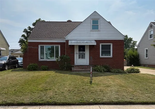 Photo 1 of Single family home for sale at 270 E 330th Street, Willowick, OH 44095 | MLS# 5236587 | Listing updated on 2026-09-10