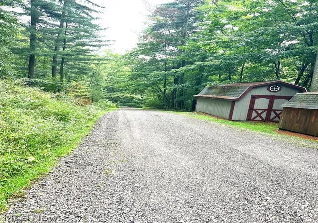 Photo 3 of Single family home for sale at 17463 State Route 164, Salineville, OH 43945 | MLS# 5236859 | Listing updated on 2026-09-10