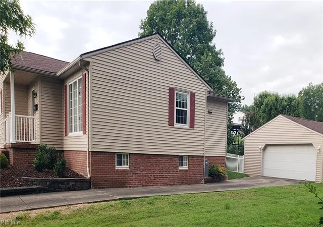 Photo 3 of Sale Pending at 2309 Harrison Ave, Parkersburg, WV 26104 | MLS# 5236139 | Listing updated on 2026-09-04