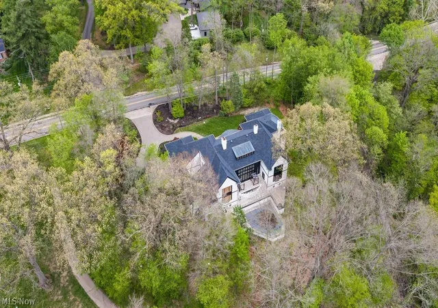 Photo 3 of Mansion for sale at 254 W Wayne Ave, Wooster, OH 44691 | MLS# 5236989 | Listing updated on 2026-09-02