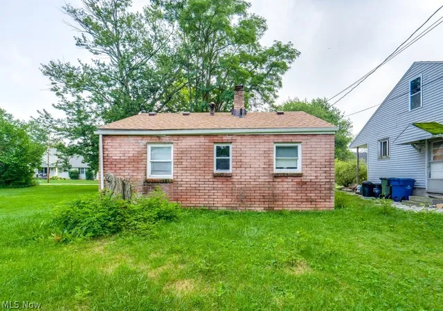 Photo 3 of Single family home for sale at 396 Niagara Rd, Vermilion, OH 44089 | MLS# 5236992 | Listing updated on 2026-09-08