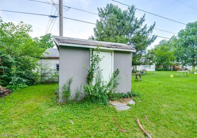 Photo 4 of Sale Pending at 396 Niagara Rd, Vermilion, OH 44089 | MLS# 5236992 | Listing updated on 2026-09-30