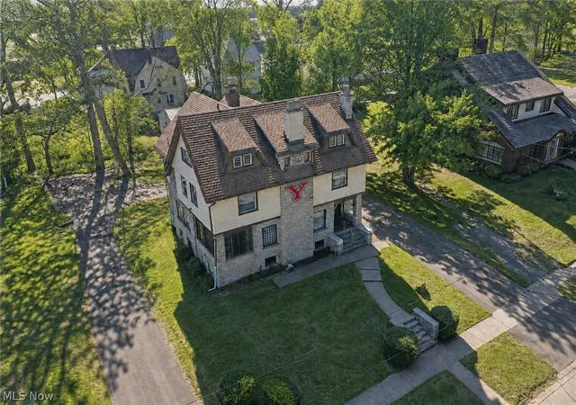 Photo 2 of Single family home for sale at 45 Indiana Ave, Youngstown, OH 44505 | MLS# 5237009 | Listing updated on 2026-09-22