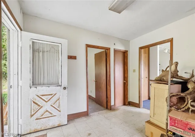 Photo 4 of Single family home for sale at 8741 Youngstown Pittsburgh Rd, Youngstown, OH 44514 | MLS# 5236977 | Listing updated on 2026-09-11