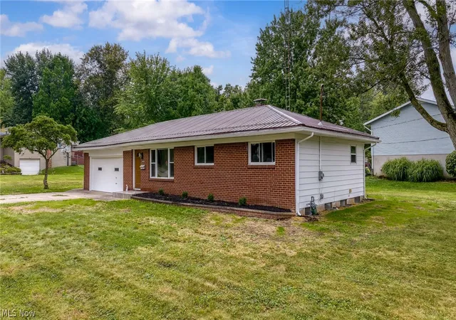 Photo 3 of Single family home for sale at 4138 Genevieve Blvd, Stow, OH 44224 | MLS# 5237062 | Listing updated on 2026-09-10